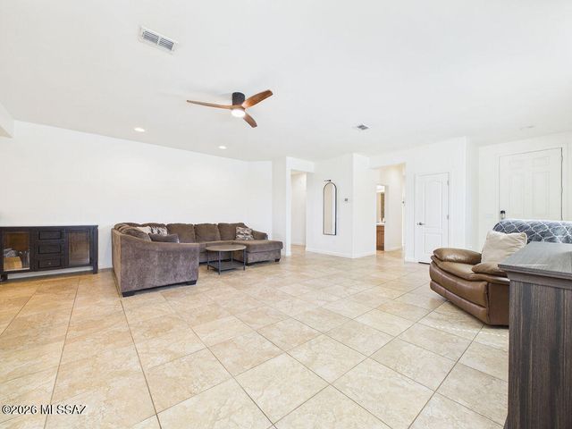 12911 N Shell Traders Court, Oro Valley, AZ 85755