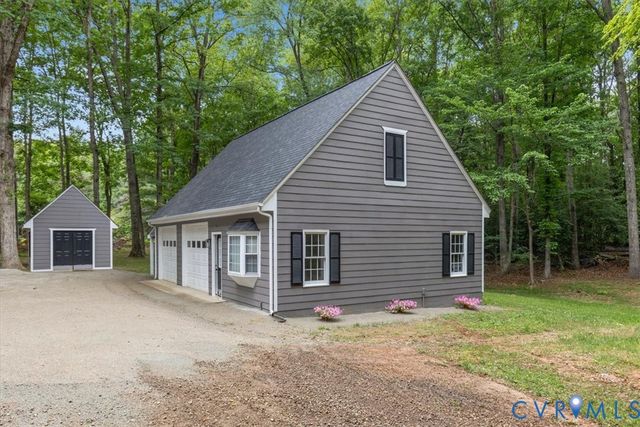 2789 Three Bridge Rd, Powhatan, VA 23139