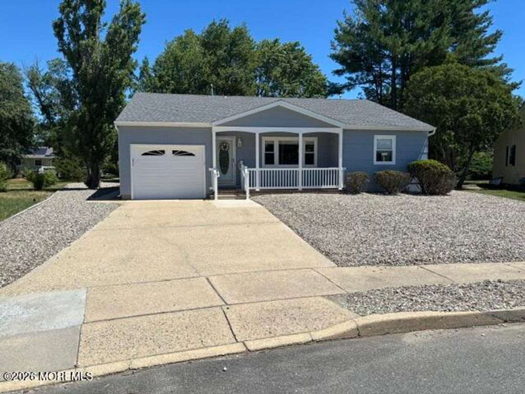 106 Hatfield Court, Toms River, NJ 08757