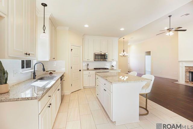 11538 Hideaway St, Denham Springs, LA 70726