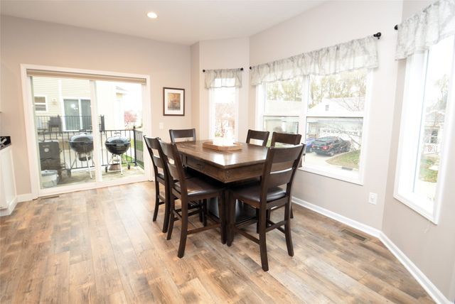 9160 Greenspire Drive 102, West Des Moines, IA 50266