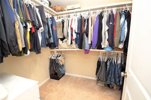 9160 Greenspire Drive 102, West Des Moines, IA 50266