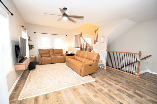 9160 Greenspire Drive 102, West Des Moines, IA 50266