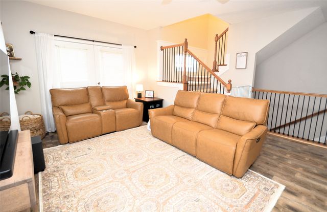 9160 Greenspire Drive 102, West Des Moines, IA 50266