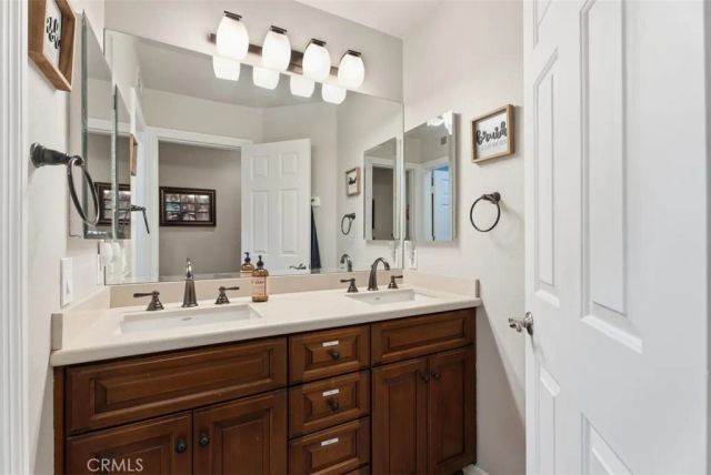 1075 S Matthew Way, Anaheim Hills, CA 92828