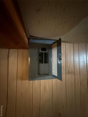 11617 Nottingham Road, Detroit, MI 48224