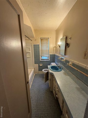 11617 Nottingham Road, Detroit, MI 48224