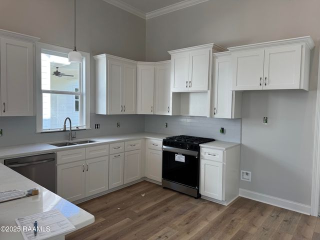 236 Jagged Grove Lane, Youngsville, LA 70592