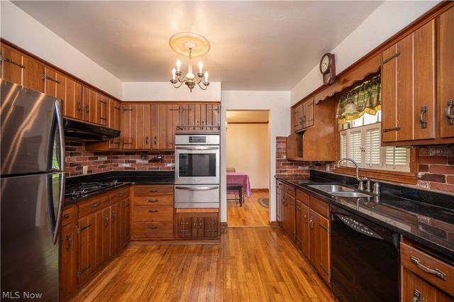 1498 Brantford Drive, Youngstown, OH 44509
