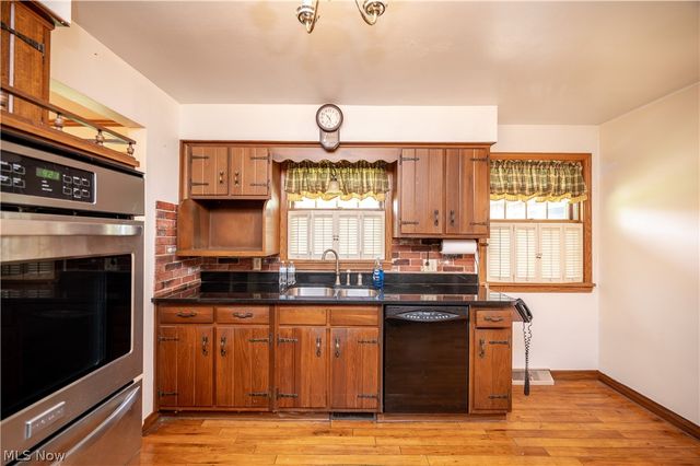 1498 Brantford Drive, Youngstown, OH 44509