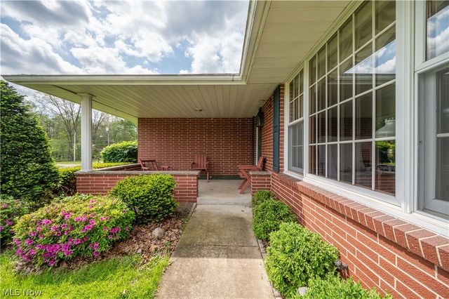 1498 Brantford Drive, Youngstown, OH 44509