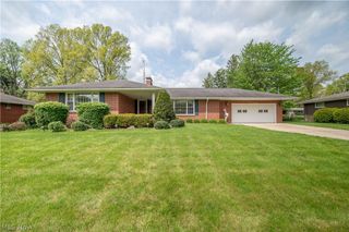 1498 Brantford Drive, Youngstown, OH 44509