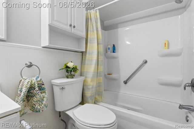 25323 Franklin Terrace, South Lyon, MI 48178