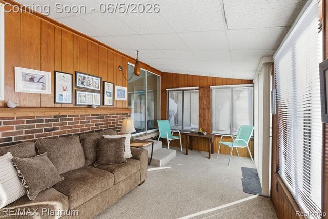 25323 Franklin Terrace, South Lyon, MI 48178