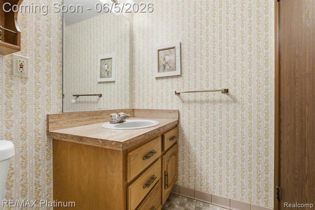 25323 Franklin Terrace, South Lyon, MI 48178