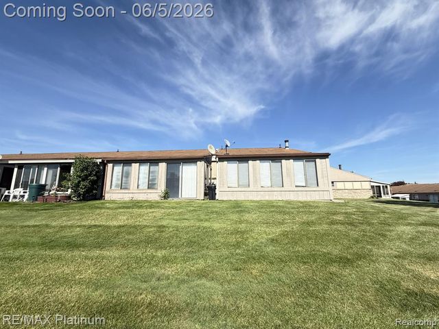 25323 Franklin Terrace, South Lyon, MI 48178