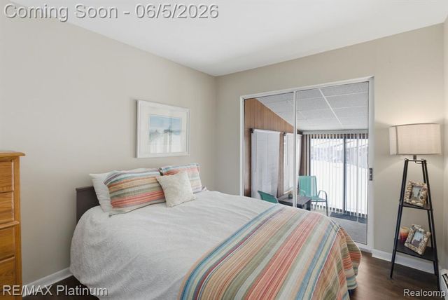 25323 Franklin Terrace, South Lyon, MI 48178