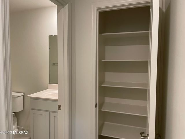 1123 E Descent Street, Tucson, AZ 85719