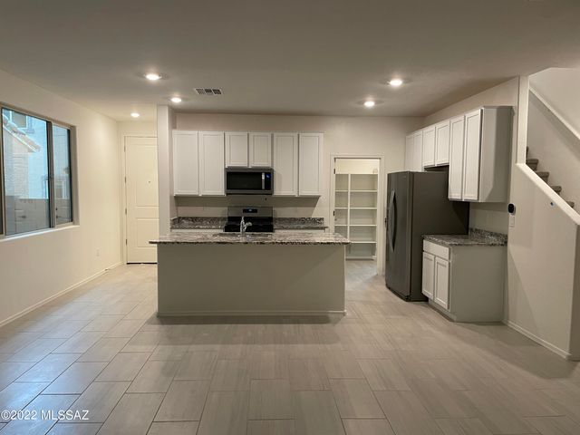 1123 E Descent Street, Tucson, AZ 85719