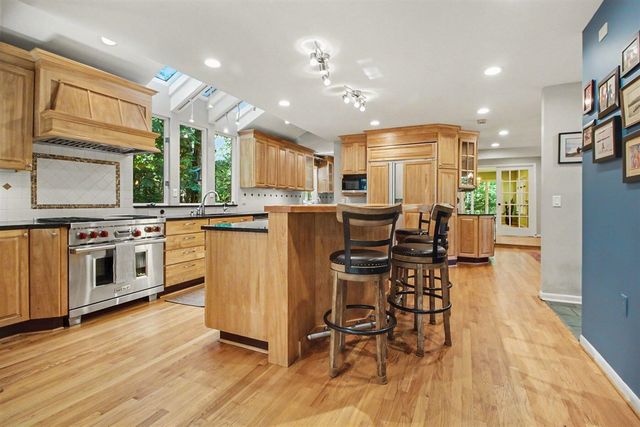 432 Riverview Drive, Ann Arbor, MI 48104