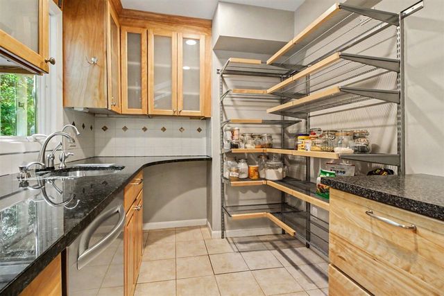 432 Riverview Drive, Ann Arbor, MI 48104