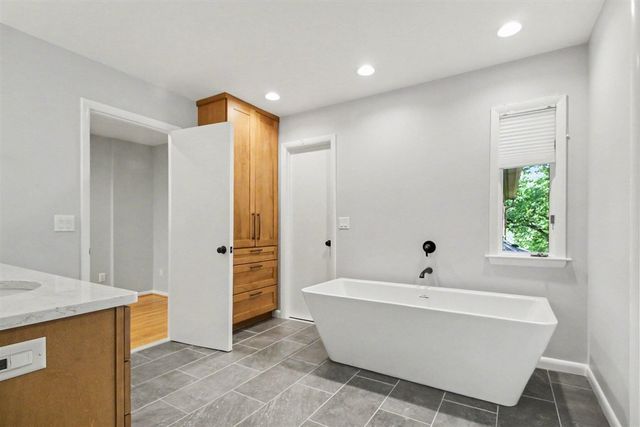 432 Riverview Drive, Ann Arbor, MI 48104