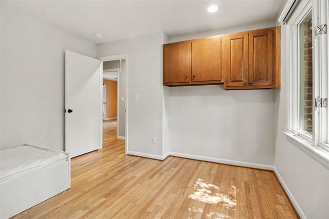 432 Riverview Drive, Ann Arbor, MI 48104