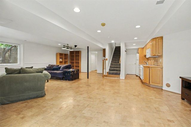 432 Riverview Drive, Ann Arbor, MI 48104