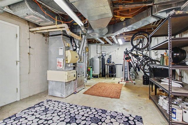 432 Riverview Drive, Ann Arbor, MI 48104