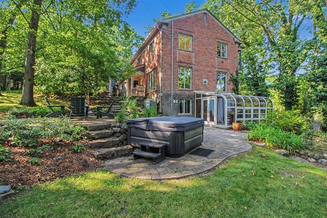432 Riverview Drive, Ann Arbor, MI 48104
