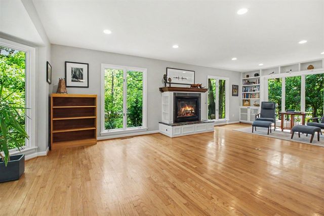 432 Riverview Drive, Ann Arbor, MI 48104