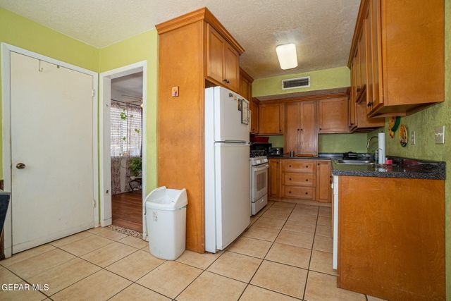 10712 Gay Brewer Drive, El Paso, TX 79935