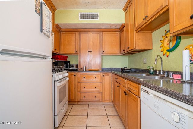 10712 Gay Brewer Drive, El Paso, TX 79935