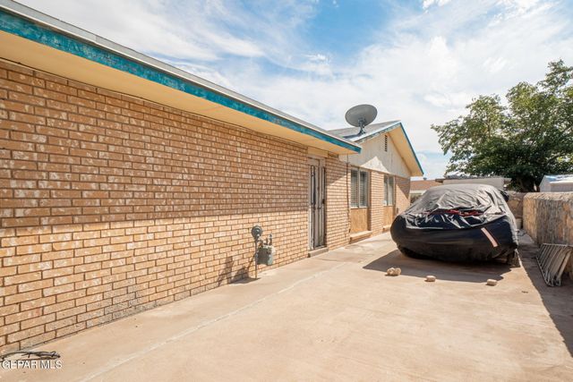 10712 Gay Brewer Drive, El Paso, TX 79935