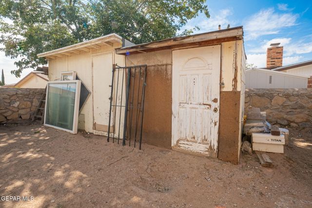 10712 Gay Brewer Drive, El Paso, TX 79935