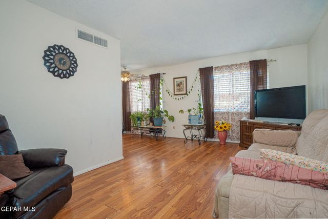 10712 Gay Brewer Drive, El Paso, TX 79935