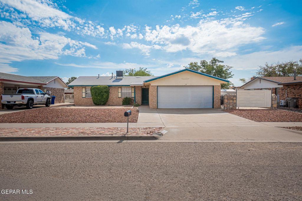 10712 Gay Brewer Drive, El Paso, TX 79935