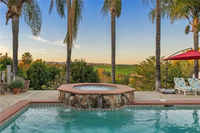 1650 Winterwarm Drive, Fallbrook, CA 92028