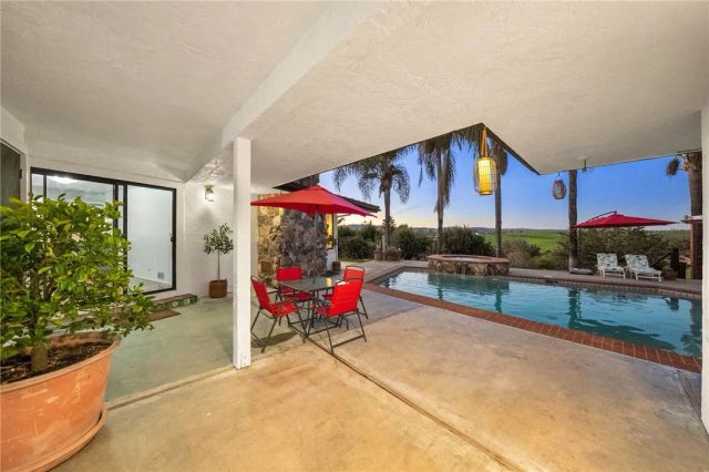 1650 Winterwarm Drive, Fallbrook, CA 92028