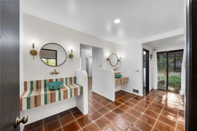 1650 Winterwarm Drive, Fallbrook, CA 92028