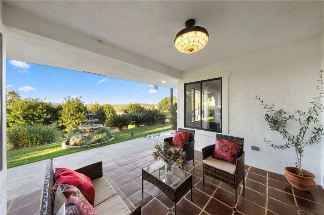 1650 Winterwarm Drive, Fallbrook, CA 92028