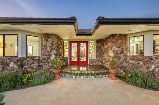 1650 Winterwarm Drive, Fallbrook, CA 92028