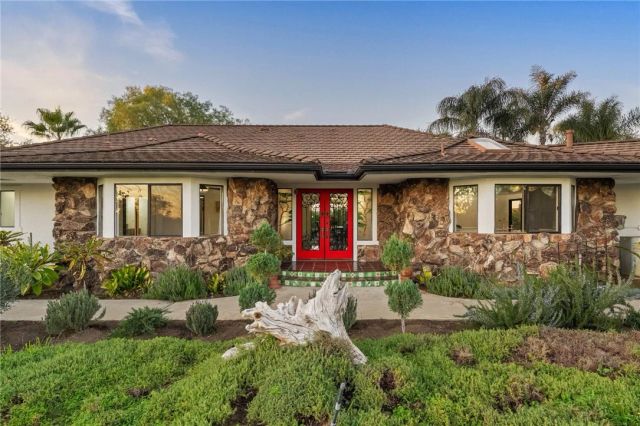 1650 Winterwarm Drive, Fallbrook, CA 92028