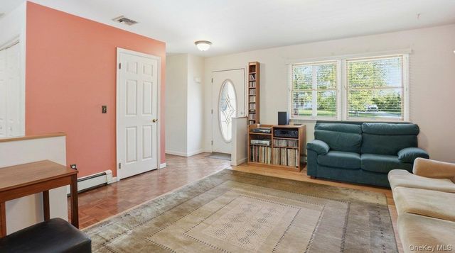 63 Crystal Drive, Aquebogue, NY 11931