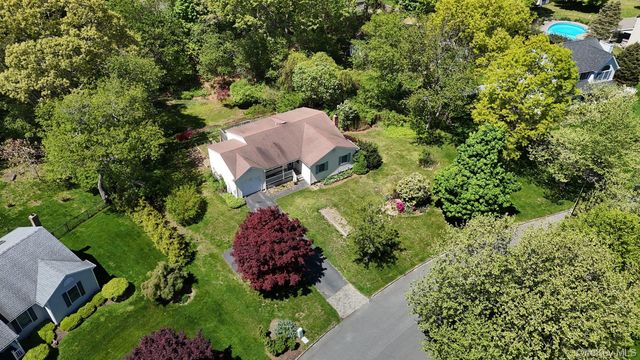 63 Crystal Drive, Aquebogue, NY 11931
