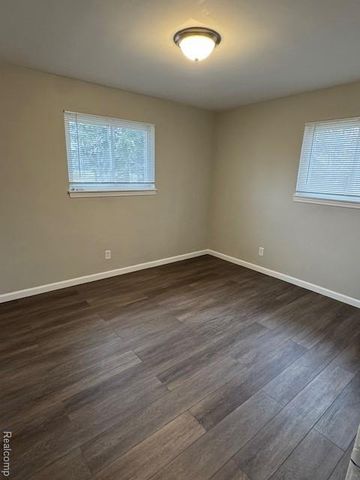 39409 Dequindre Road, Troy, MI 48085