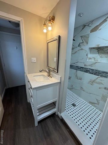 39409 Dequindre Road, Troy, MI 48085