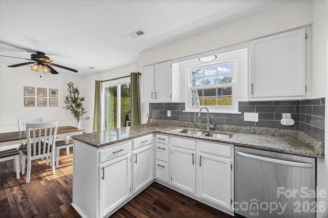 6104 Sunbridge Court, Charlotte, NC 28269