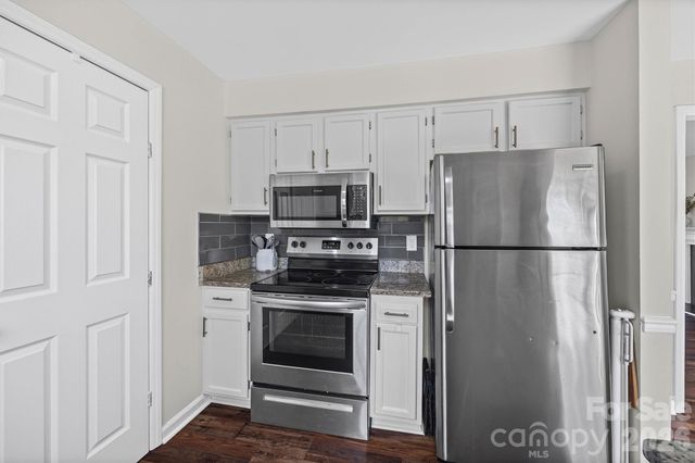 6104 Sunbridge Court, Charlotte, NC 28269