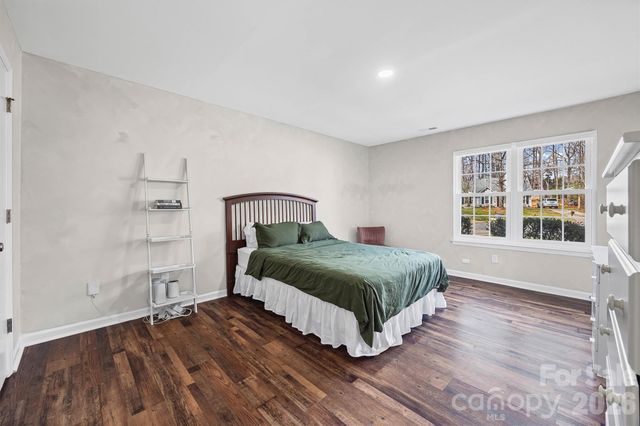 6104 Sunbridge Court, Charlotte, NC 28269